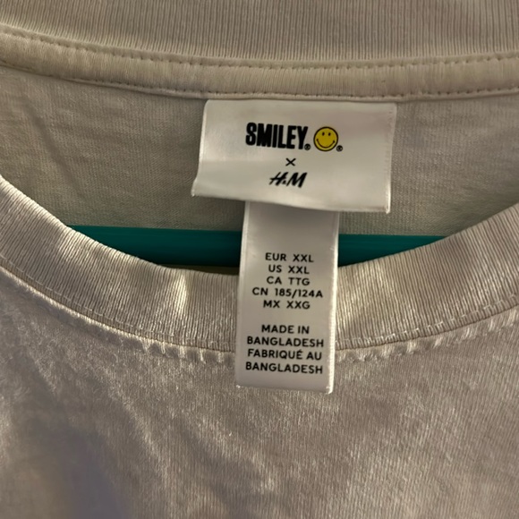 Men’s XXL Smiley T Shirt x HM Collab New! - Picture 3 of 3